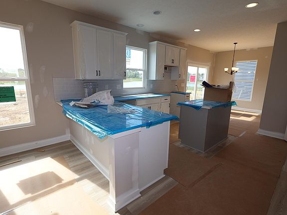 4th image of 714 Clark Dr
