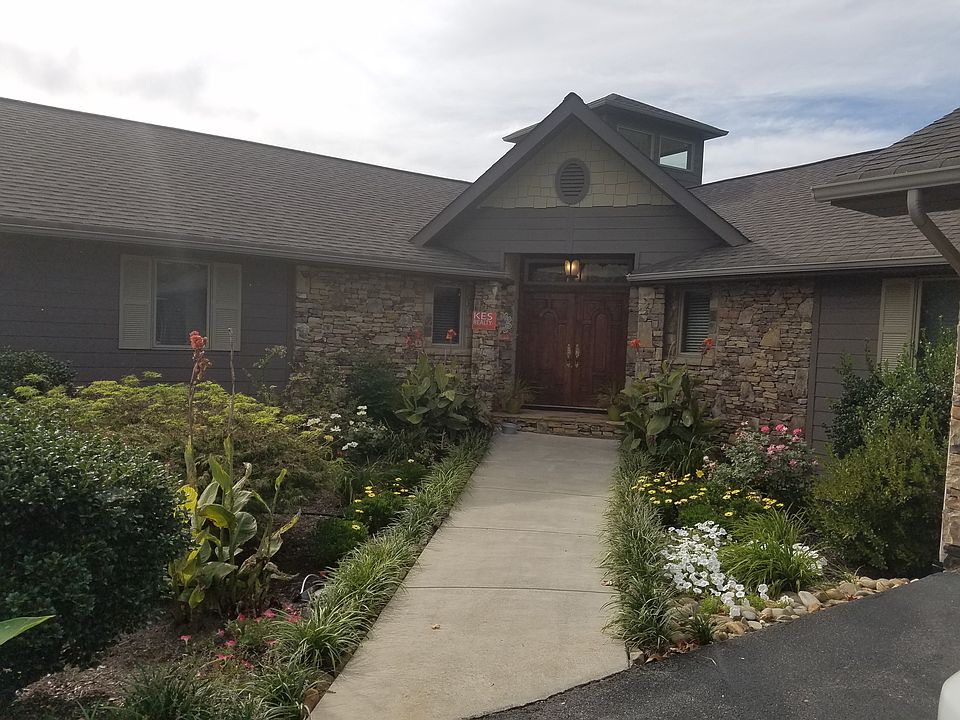 1st image of 847 Lakeshore Dr