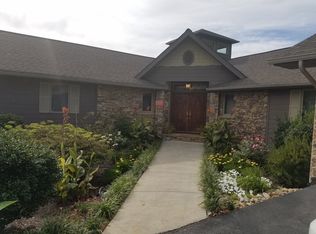 847 Lakeshore Dr, Dandridge, TN 37725