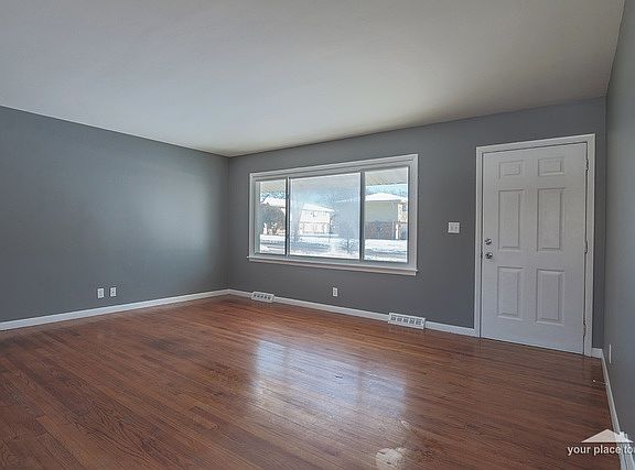 4th image of 1305 Park Dr