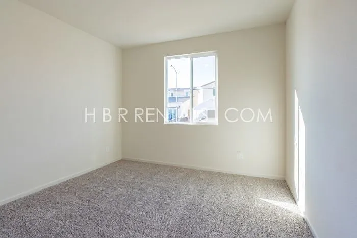 1912 Medford Ave — Photo 12