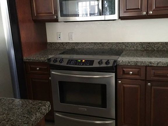 5th image of 2685 NE 9th Ave Wilt #9