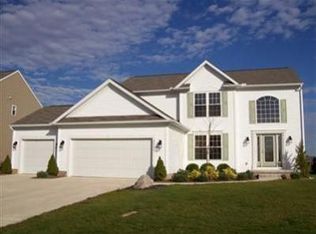 8809 Bauer Cir, North Ridgeville, OH 44039