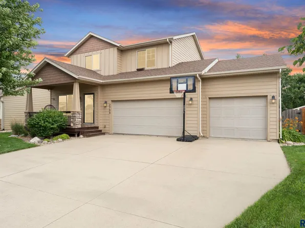 2704 E Buckingham St, Sioux Falls, SD 57108