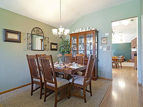 2nd image of 1524 Creekstone Ct