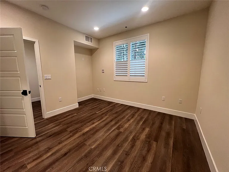 13804 Cordary Ave — Photo 11