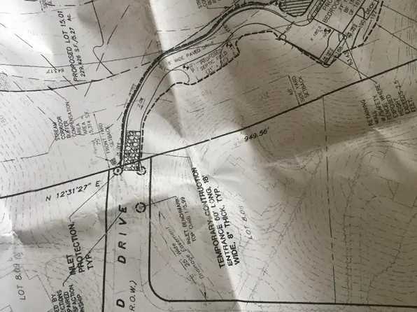 9 Edgewood Dr, Holmdel, NJ 07733