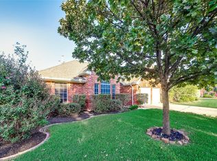 306 Village Trl, Trophy Club, TX 76262