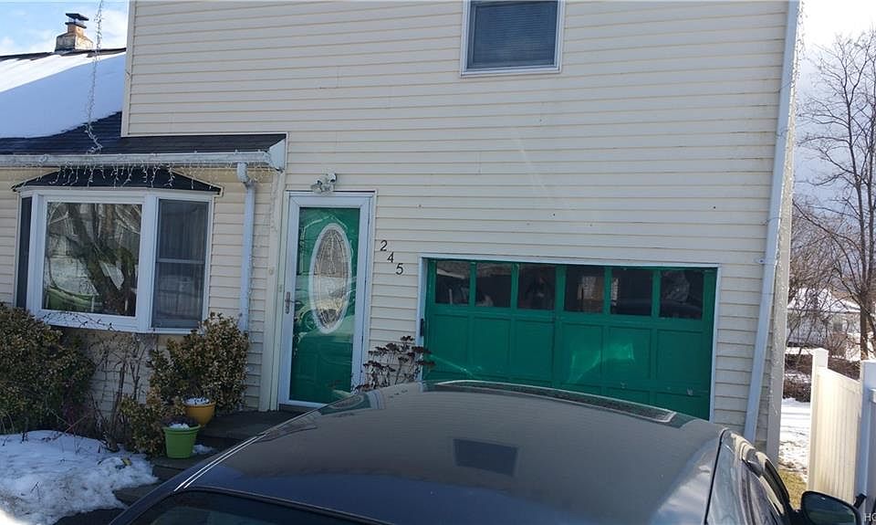 2nd image of 245 Daniher Ave