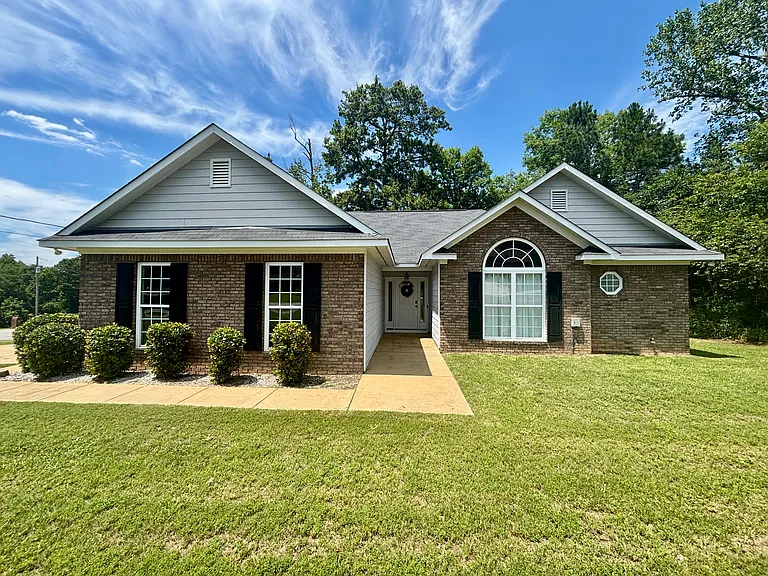 2 Cypress Ct — Photo 1