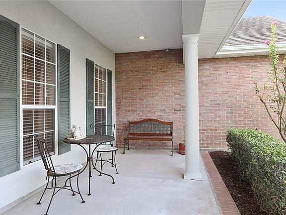 4th image of 169 W Lakeview Dr