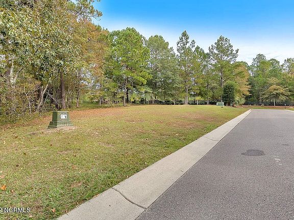 2nd image of 596 Hearthside Dr SE