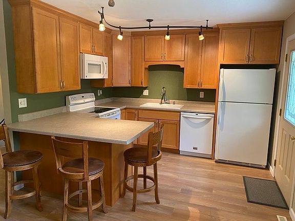 5th image of 1014 Eastwood Dr