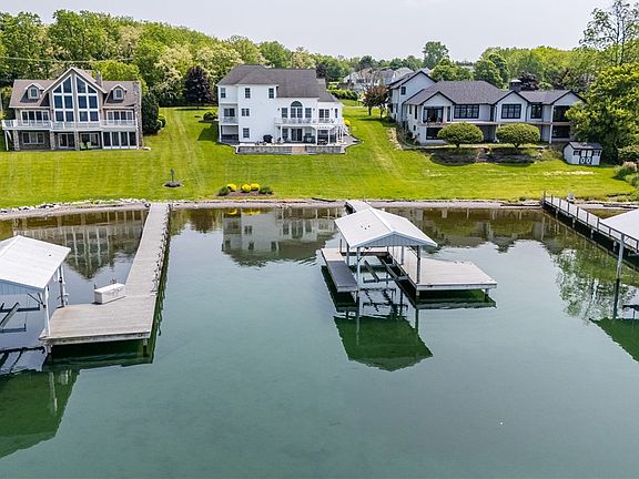 3rd image of 5754 E Lake Rd