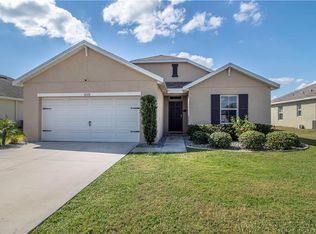 3220 Magnolia Meadows Dr, Plant City, FL 33567