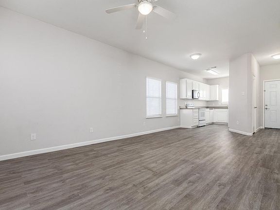 3rd image of 5981-5983 Robinwood Ln