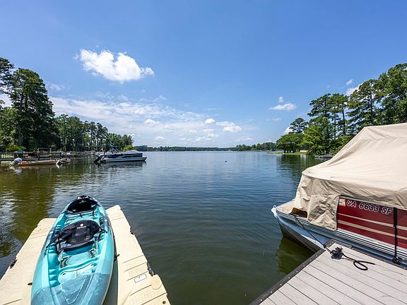 4th image of 1148 Point View Rd