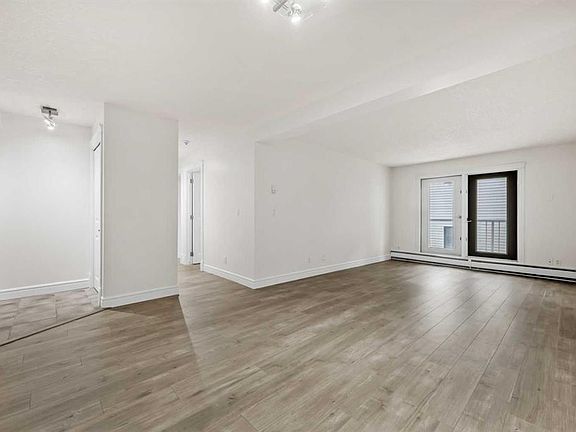 3rd image of 2010 E 35th Ave SW #207