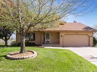 14603 Summit Dr, Clive, IA 50325