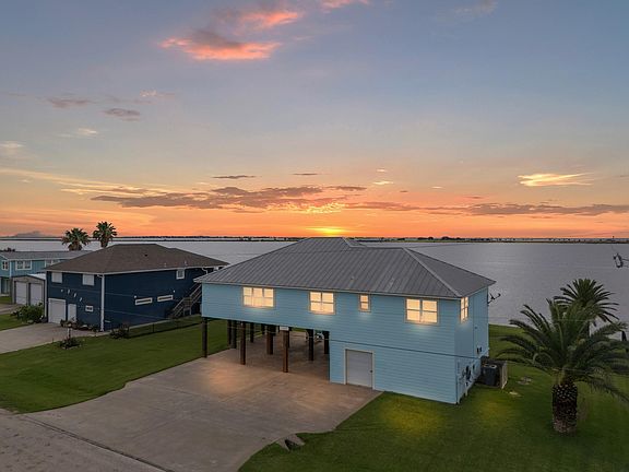 3rd image of 1730 W Bayshore Dr