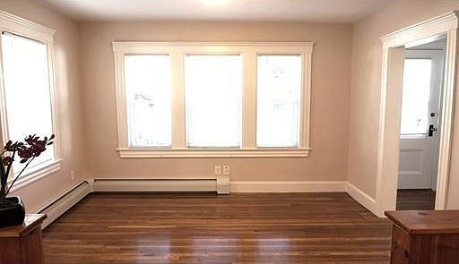 2nd image of 206 Cedar St