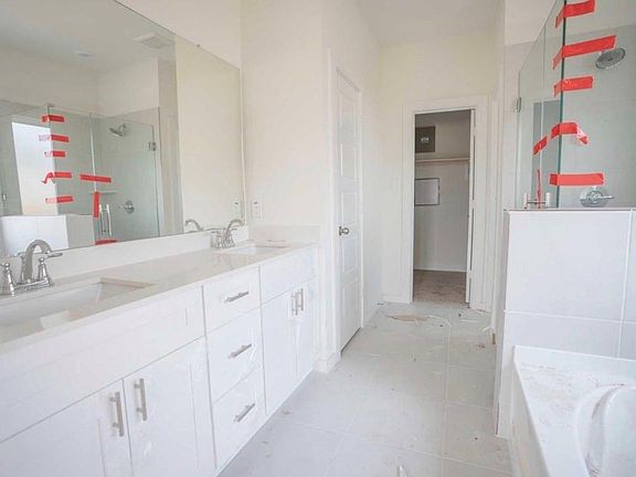 4th image of 6011 Canary Palm Dr