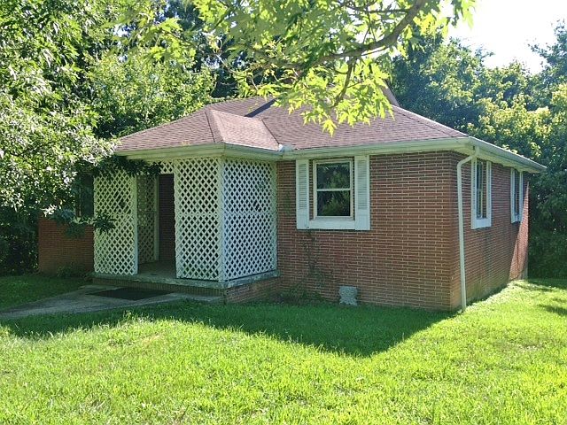 3 BR 1 Bath Brick Fixer Up.