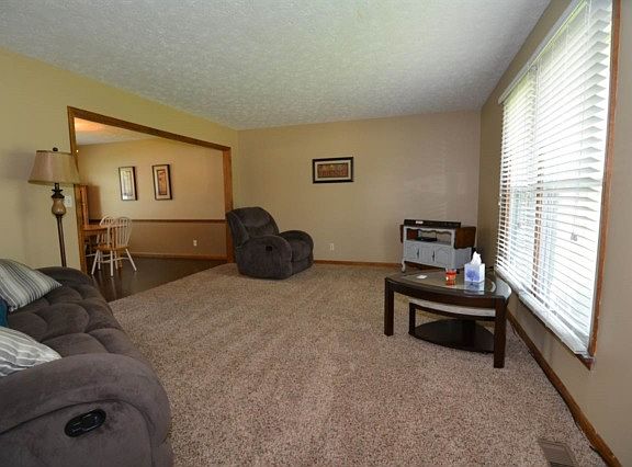 3rd image of 839 Kingswood Dr