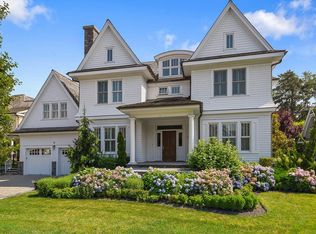 24 Malysana Ln, New Rochelle, NY 10805