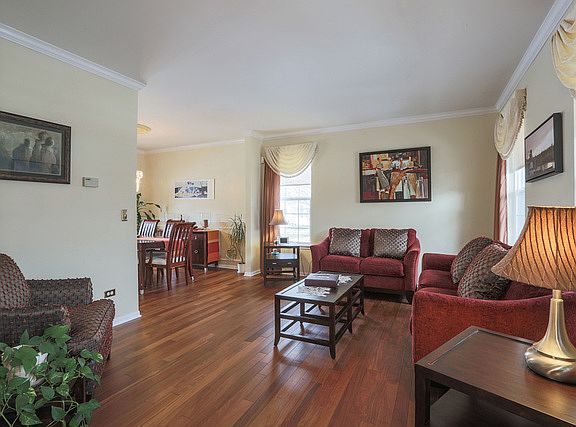 3rd image of 343 Applewood Dr