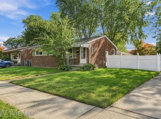 26391 Margareta, Redford, MI 48240