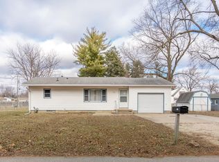 923 Thomas St, Cedar Falls, IA 50613