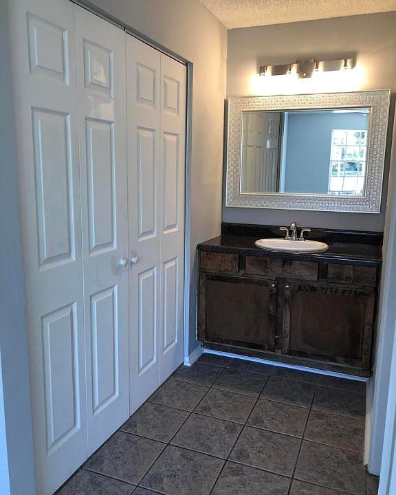 2nd image of 4 Pine Pass Ln
