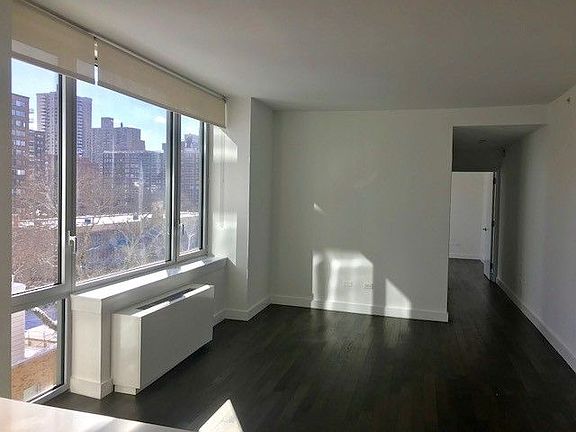 2nd image of 801 Amsterdam Ave APT 7A