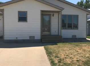 1513 E Park St, Pierre, SD 57501