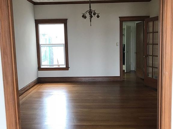 5th image of 2332 18th Ave