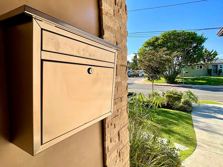 Mailbox.