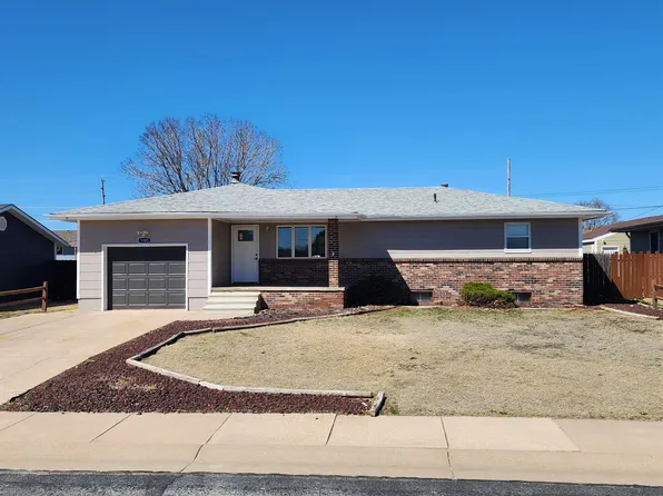 1303 E 32nd St, Hays, KS 67601