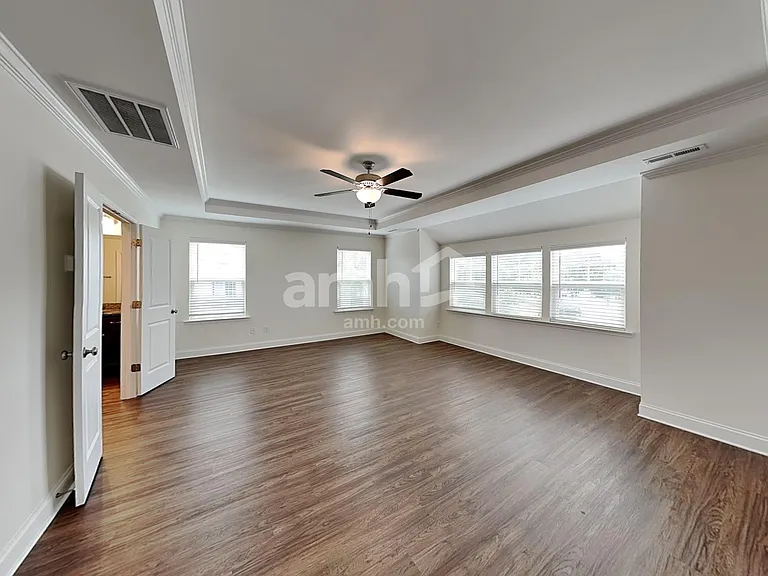 8034 Leonine Ct — Photo 10