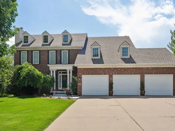 1340 Country Club Blvd, Clive, IA 50325