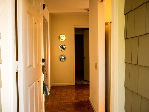 4th image of 1066 Shoreline Dr