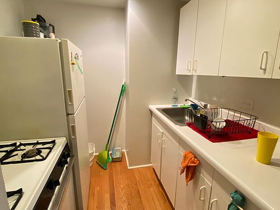 5th image of 5528 N Kenmore Ave APT G1