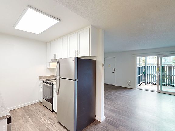 3rd image of 430 Alameda Del Prado #430J
