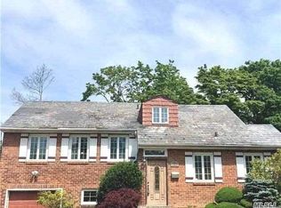 1009 Lincoln Rd, West Hempstead, NY 11552