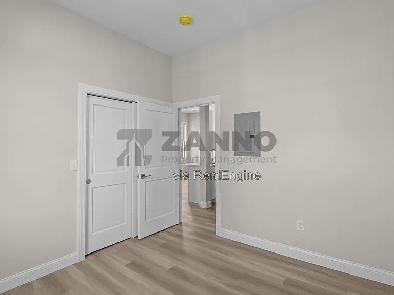 500 Main St #2R — Photo 6