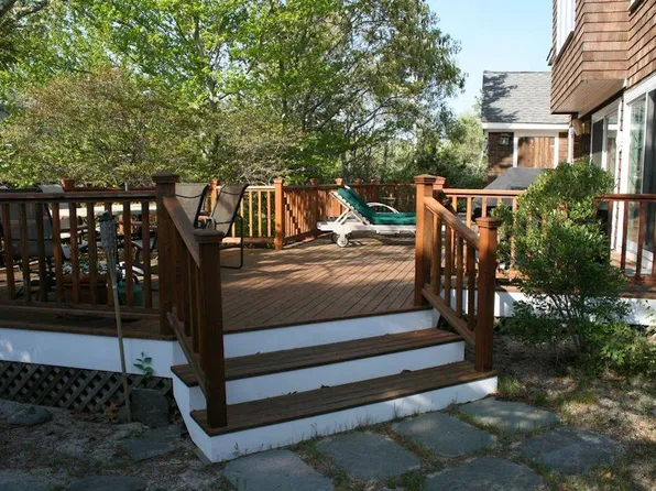 https://photos.zillowstatic.com/fp/ff511114af166bd81e86d65af4aef1f5-p_e.webp