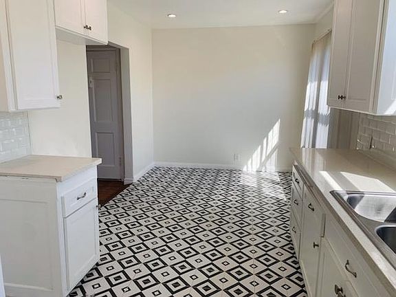 3rd image of 4204 Leimert Blvd #2