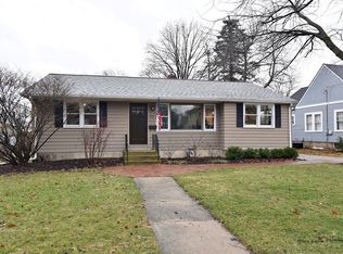 606 Center St, Geneva, IL 60134