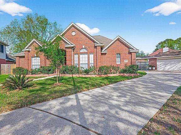 2nd image of 20839 Rivershire Ln