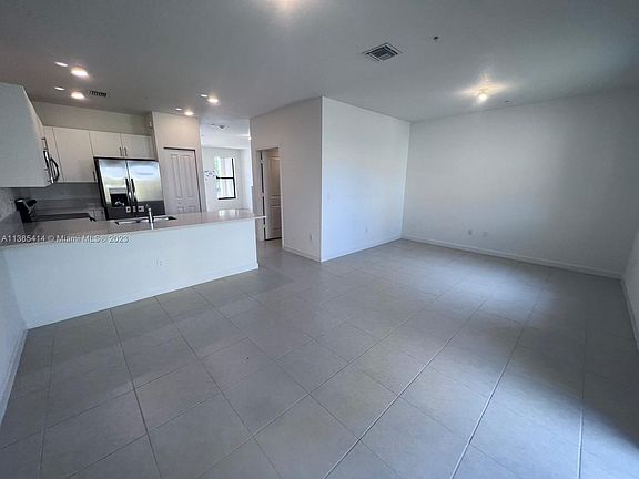 4th image of 15911 SW 2nd Pl #15911